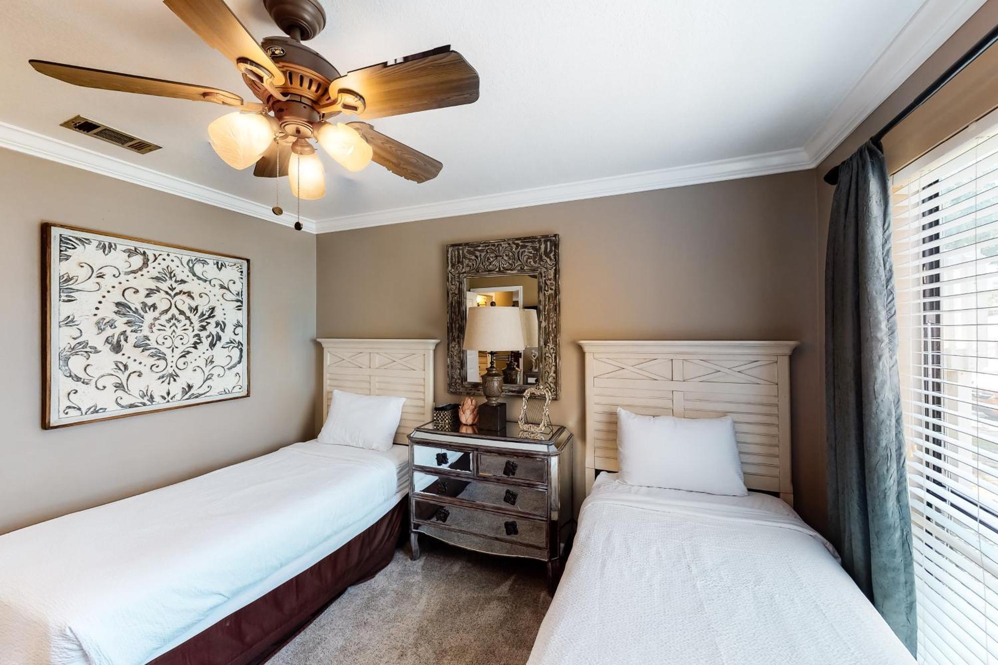 ​Sandpiper Cove Destin Room photo
